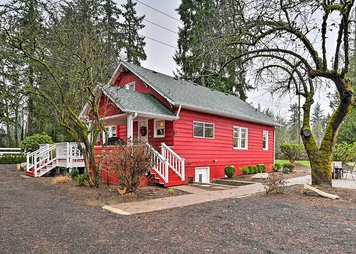 2-Acre Farmhouse In Redmond W/ Deck & Grill!